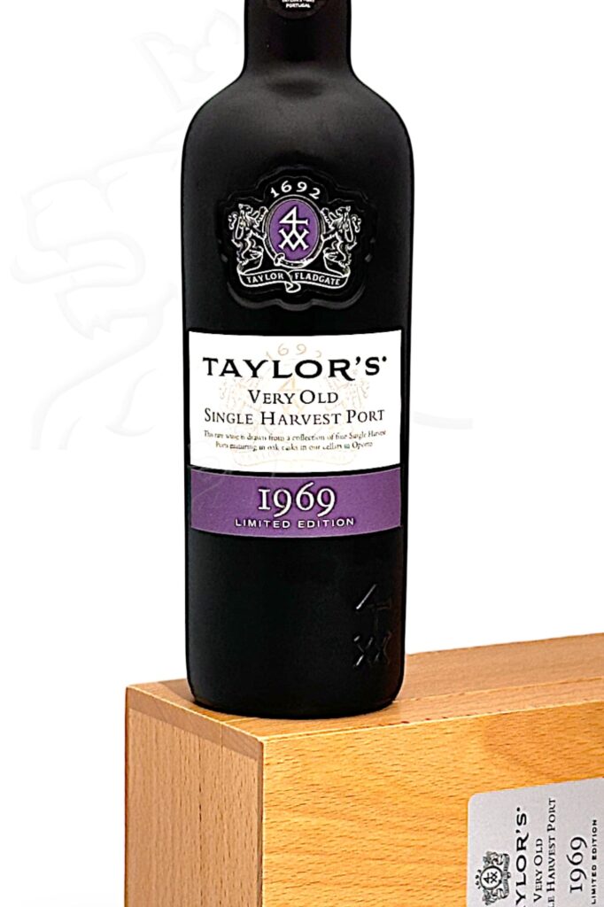 Wein-Portwein-Taylors-1969-tawny-single-harvest-port-maduro 3